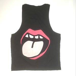 Red Lips, Black tank top